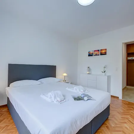 Lido - Happy * לוקרנו